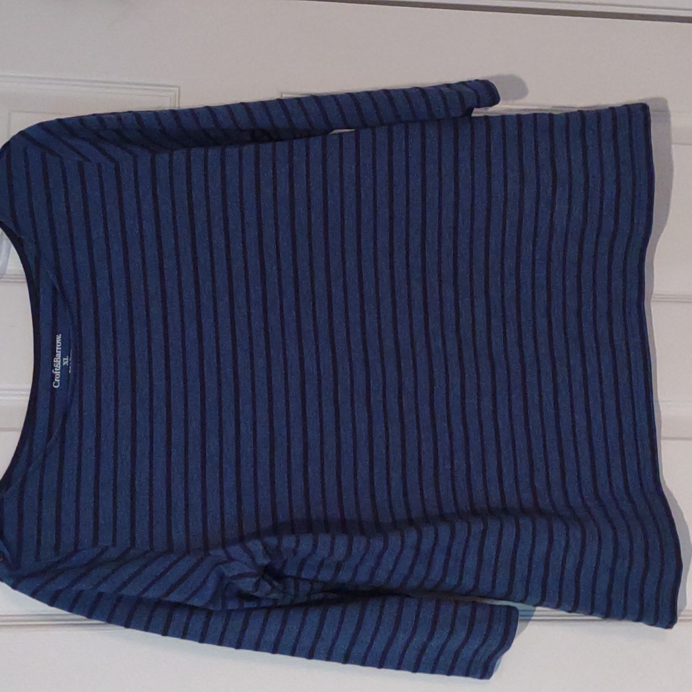 Blue and black 3/4 sleeve shirt in size XL